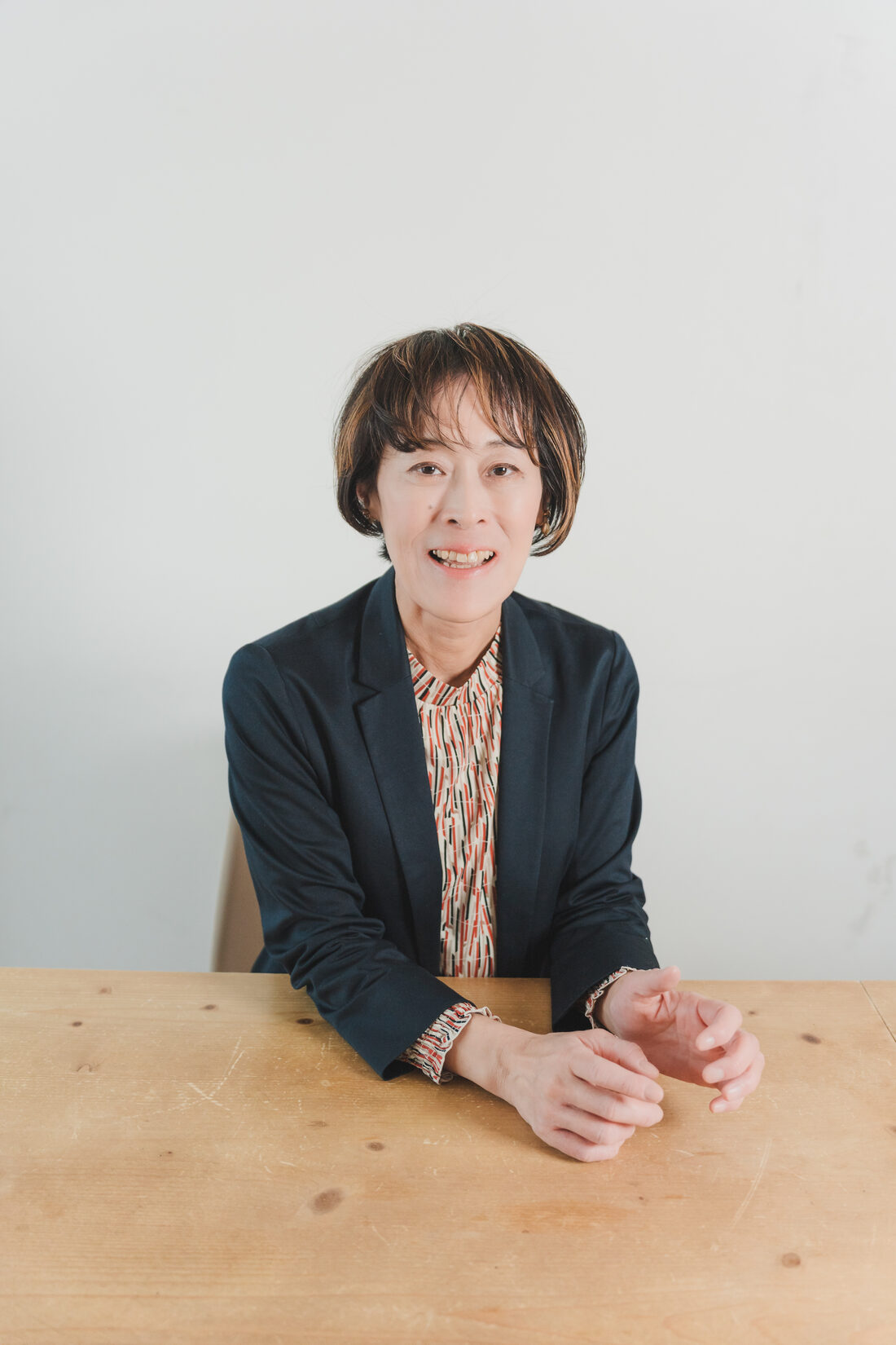 打ち合わせで向かい合う代表取締役 中山幸子